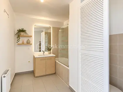 TRES BEAU 2 PIECES DERNIER ETAGE  (7)