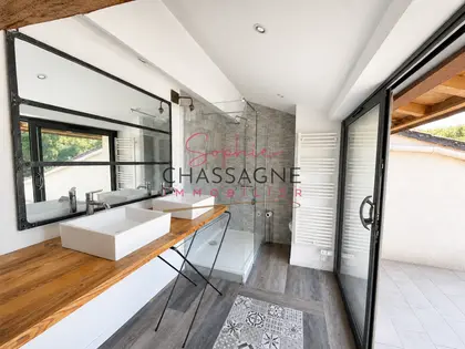 À 20 minutes de Saint-Émilion, maison en pierre de 205 m², implantée sur un terrain clos de 5965 m² (20)