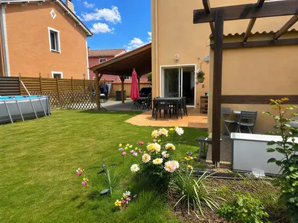 CHARMANTE MAISON DE VILLE (1)