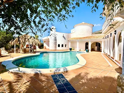 Spectaculaire Villa méditéterranéenne avec vue panoramique sur la mer (8)