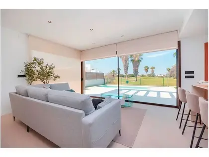 Une villas moderne - situé en bordure du golf La Serena à Los Alcazares (4)