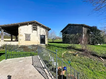 Maison de Campagne avec dépendances, piscine et parc (13)