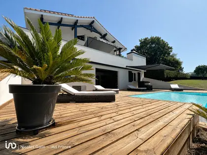MAISON À CRÉON DE PLUS DE 175M2 ENVIRON HABITABLE AVEC PISCINE SUR UN TERRAIN DE 4200M2 (3)