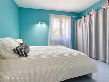 MAISON À CRÉON DE PLUS DE 175M2 ENVIRON HABITABLE AVEC PISCINE SUR UN TERRAIN DE 4200M2 (18)