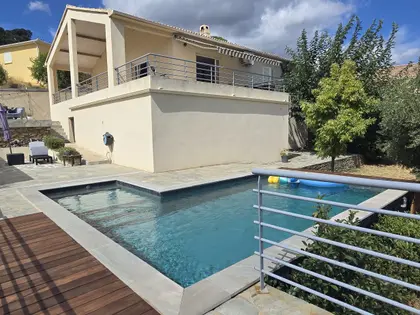 Belle villa moderne Type T4 - piscine - vue mer et village (6)