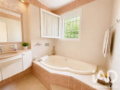 Maison d'Architecte à La Motte avec Piscine à Débordement (17)