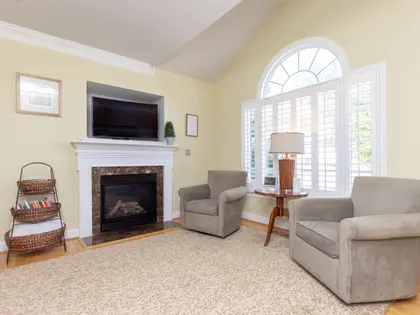 Stunning Waterfront and Water Views (20)