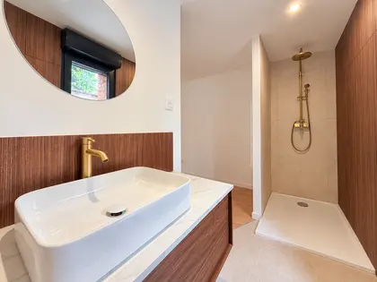 Maison rénovée semi-plain-pied — jardin sans vis-à-vis, prestations modernes (7)