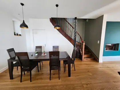 Magnifique maison de ville en Pierre (1)
