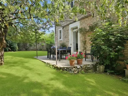 Magnifique maison de ville en Pierre (30)