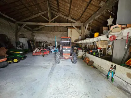 Grange et dépendances À FORT POTENTIEL AU CEUR DU PÉRIGORD Vert (10)