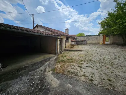 Grange et dépendances À FORT POTENTIEL AU CEUR DU PÉRIGORD Vert (13)