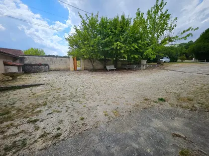 Grange et dépendances À FORT POTENTIEL AU CEUR DU PÉRIGORD Vert (12)