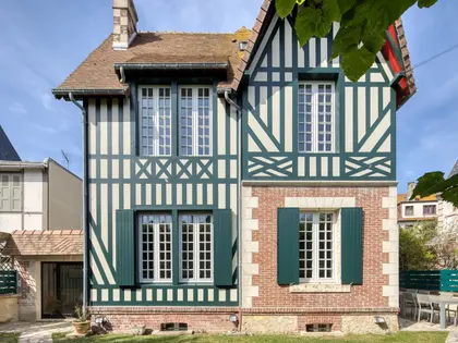 VILLA DEAUVILLAISE DE CHARME – 155 M² SUR 3 NIVEAUX – PROXIMITÉ PLAGE (10)