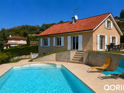 Montanay (69250) | Magnifique maison familiale T6 rénovée avec piscine et vue panoramique – 640 000 € (1)