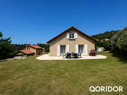 Montanay (69250) | Magnifique maison familiale T6 rénovée avec piscine et vue panoramique – 640 000 € (3)