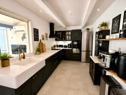 Belle maison T5 de 120 m² sur 900 m² avec garage à TOURVES (15)