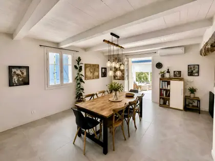 Belle maison T5 de 120 m² sur 900 m² avec garage à TOURVES (16)