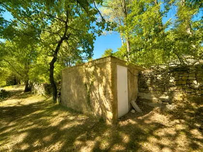 Maison traditionnelle de type 6 de 135 m² sur 5370 m² de terrain arboré avec garage et cave à TRETS (11)