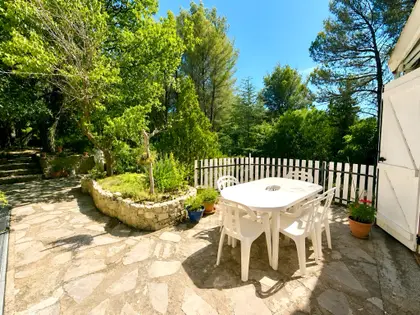Maison traditionnelle de type 6 de 135 m² sur 5370 m² de terrain arboré avec garage et cave à TRETS (8)