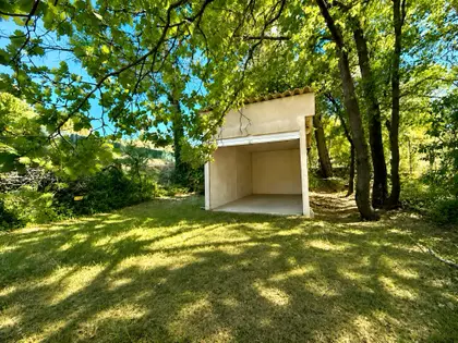 Maison traditionnelle de type 6 de 135 m² sur 5370 m² de terrain arboré avec garage et cave à TRETS (14)