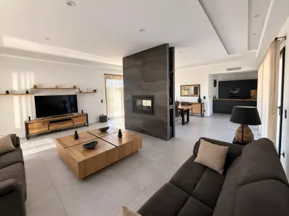 Magnifique propriété de 290 m² composée de 3 habitations (13)