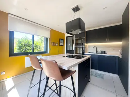 Maison rénovée et climatisée sur grand terrain arboré (8)