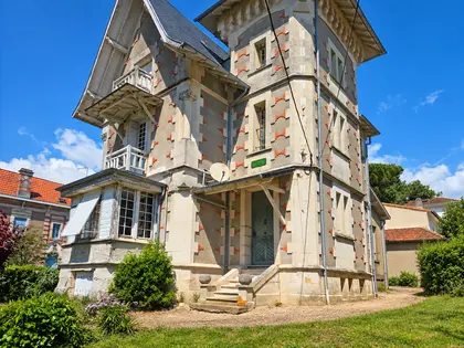 VILLA BELLE ÉPOQUE 1895 SIGNÉE MARC ROBERTI – RESCAPÉE DU BOMBARDEMENT DE 1945 (18)