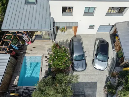 MAISON D'EXCEPTION ENTIÈREMENT RÉNOVÉE AVEC PISCINE CHAUFFÉE, 4 CHAMBRES, AU CŒUR DU BOURG (9)