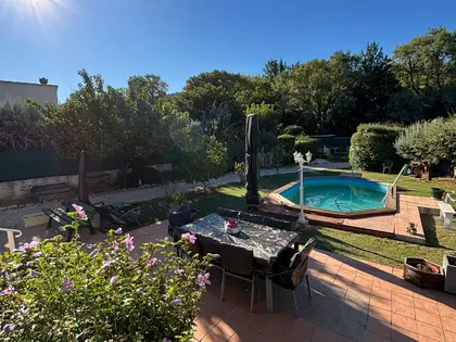 villa avec joli terrain arboré (2)