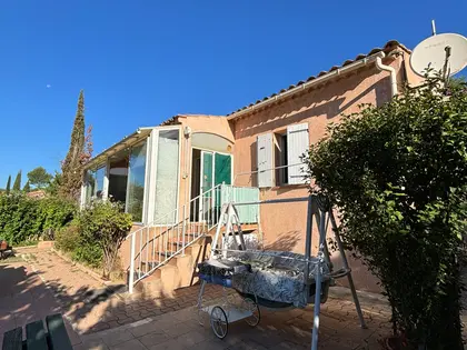 villa avec joli terrain arboré (10)