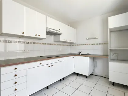  COUP DE CŒUR ASSURÉ ! MAGNIFIQUE APPARTEMENT FAMILIAL 4 CHAMBRES AVEC 2 TERRASSES ET 2 GARAGES (2)