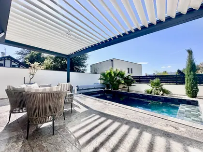 Superbe Villa avec une vue dégagée sur le pilat (38)