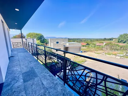 Superbe Villa avec une vue dégagée sur le pilat (31)