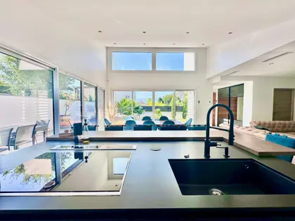 Superbe Villa avec une vue dégagée sur le pilat (7)