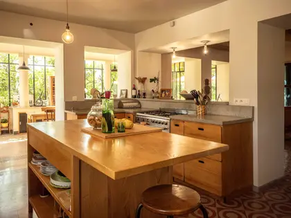 Exceptional Character Property Near Argelès-sur-Mer (2)