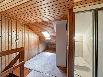 Chalet à rénover au calme au centre du village (42)